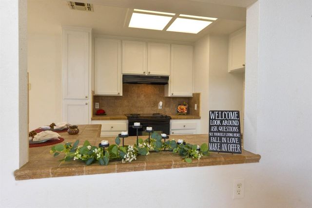 5572 W Sample Avenue, Fresno, CA 93722