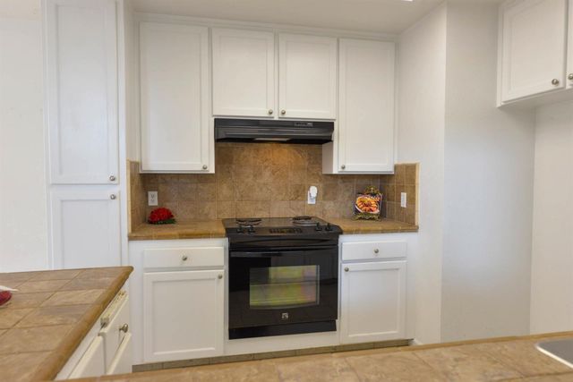 5572 W Sample Avenue, Fresno, CA 93722