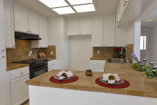 5572 W Sample Avenue, Fresno, CA 93722