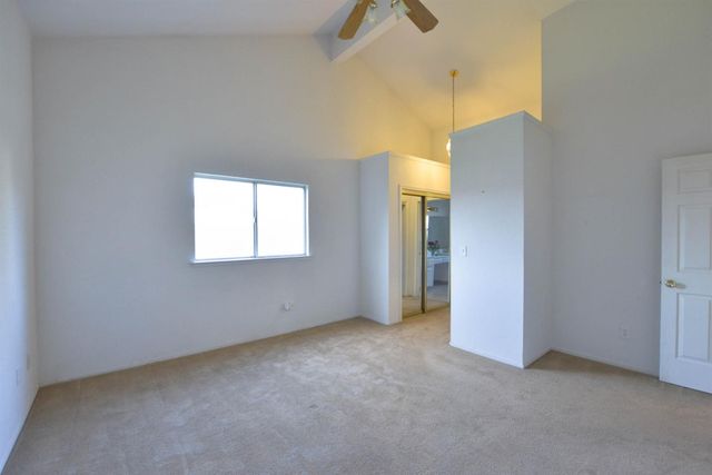 5572 W Sample Avenue, Fresno, CA 93722