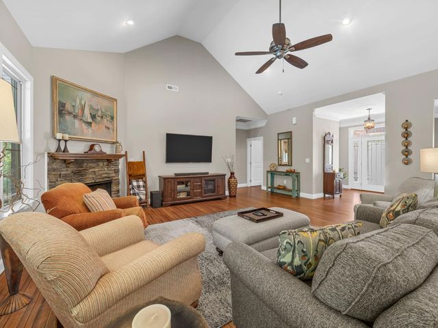230 Floyd Meadow Drive, Inman, SC 29349