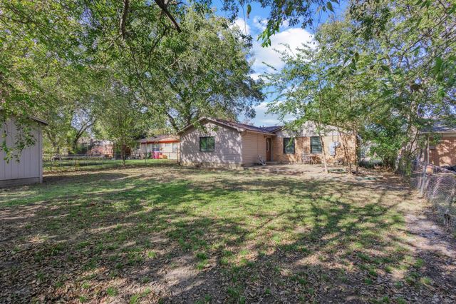 1704 W Birge Street, Sherman, TX 75092