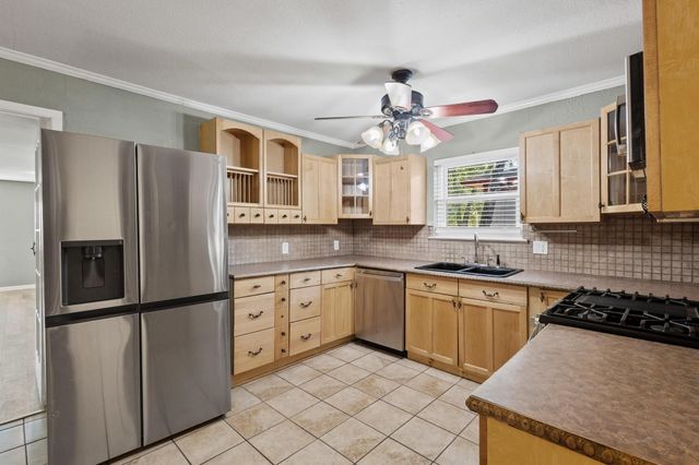 1704 W Birge Street, Sherman, TX 75092