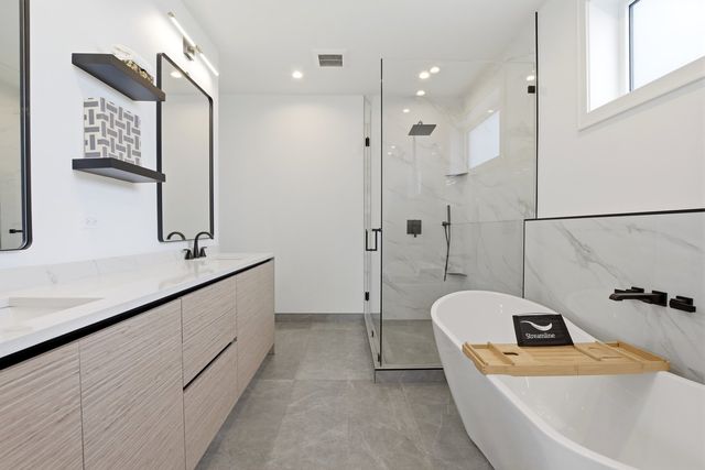 1325 N Artesian Avenue 3, Chicago, IL 60622