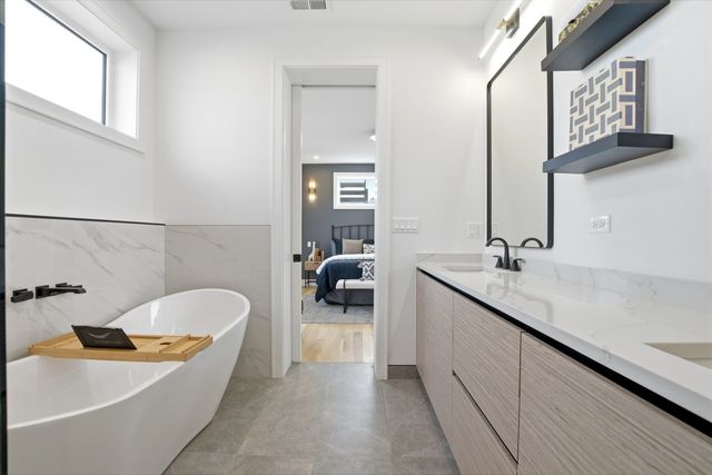 1325 N Artesian Avenue 3, Chicago, IL 60622