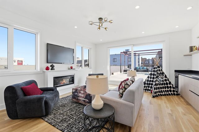 1325 N Artesian Avenue 3, Chicago, IL 60622