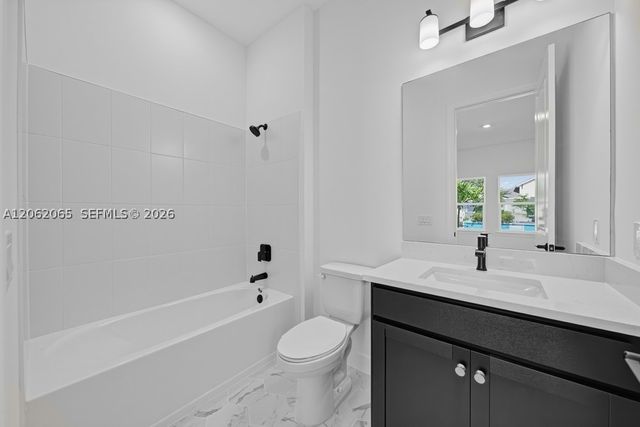 15756 Modena Street, Naples, FL 34114