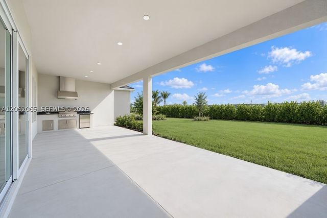 15756 Modena Street, Naples, FL 34114