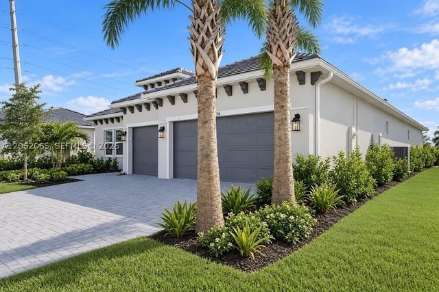 15756 Modena Street, Naples, FL 34114