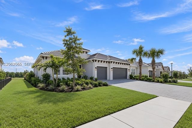 15756 Modena Street, Naples, FL 34114