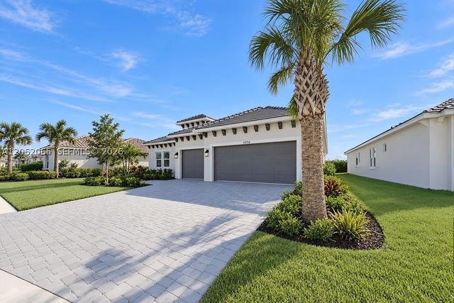 15756 Modena Street, Naples, FL 34114