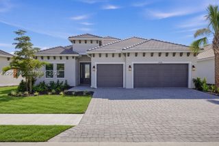 15756 Modena Street, Naples, FL 34114