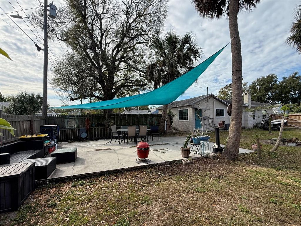 Image 11 of property listing at 3317 18TH STREET N, St Petersburg, FL 33713