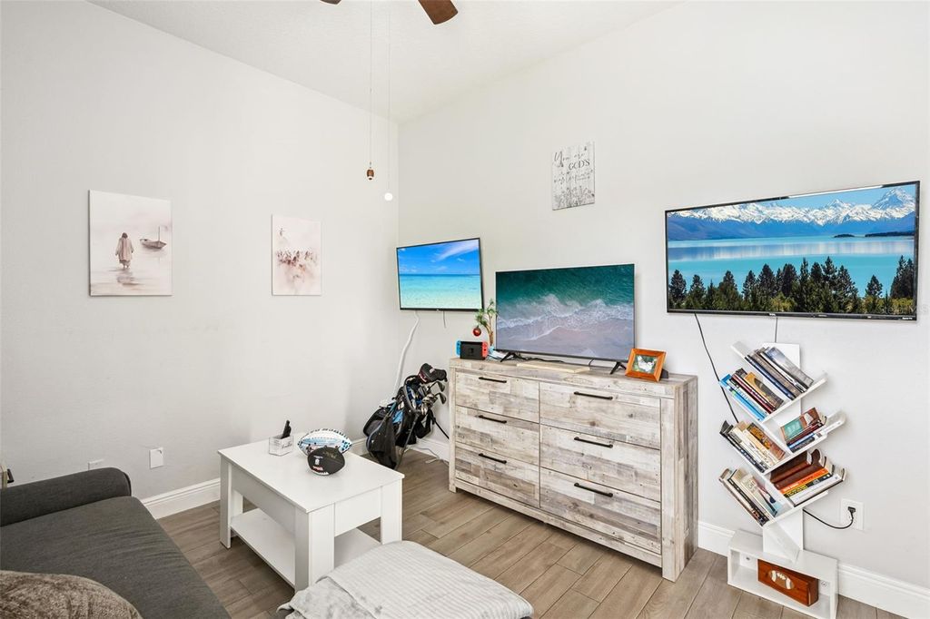 Image 19 of property listing at 7824 FERNLEAF DRIVE, Orlando, FL 32836