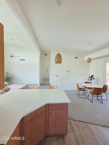 933 W MERCER Lane, Phoenix, AZ 85029