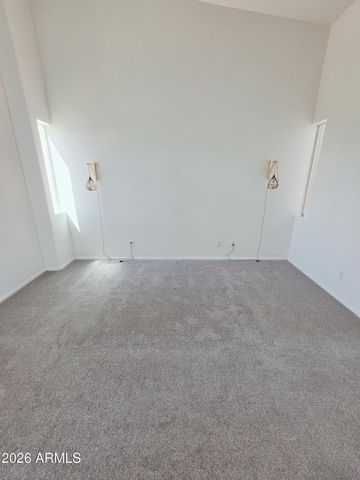 933 W MERCER Lane, Phoenix, AZ 85029