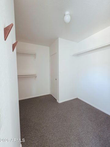 933 W MERCER Lane, Phoenix, AZ 85029