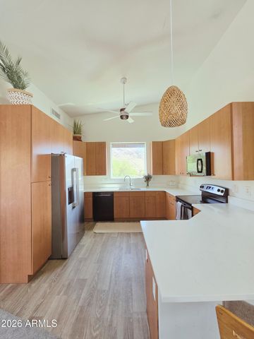 933 W MERCER Lane, Phoenix, AZ 85029