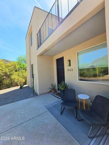 933 W MERCER Lane, Phoenix, AZ 85029