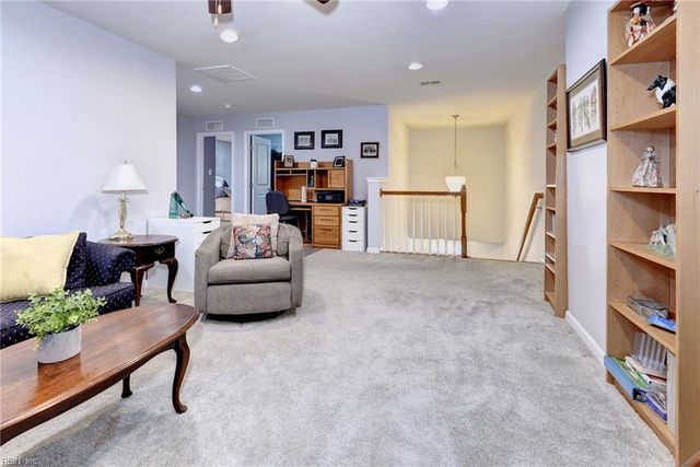 4204 Berry SQ, Williamsburg, VA 23188