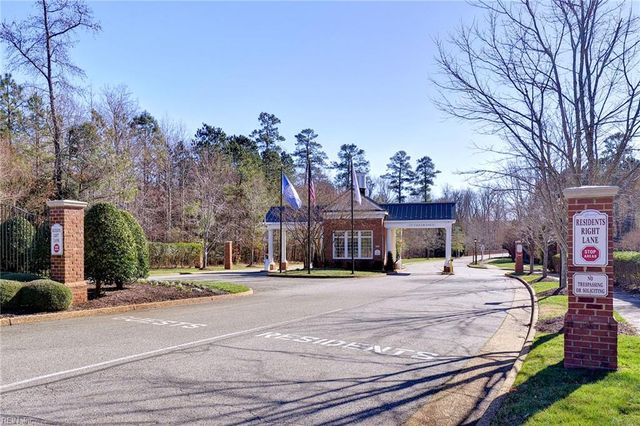 4204 Berry SQ, Williamsburg, VA 23188