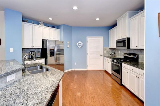 4204 Berry SQ, Williamsburg, VA 23188