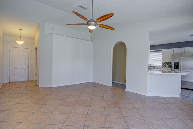 114 Ferndale Ln, Palm Coast, FL 32137