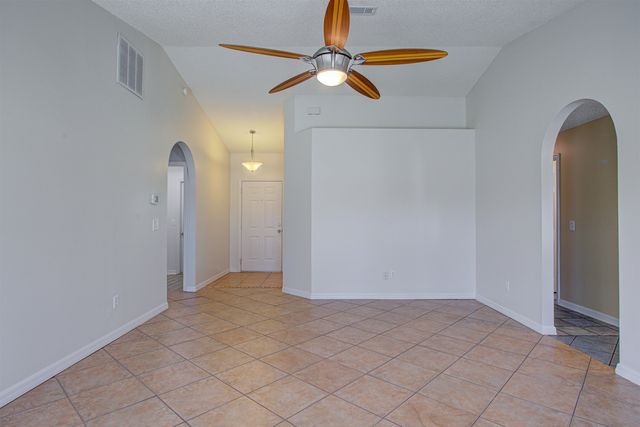 114 Ferndale Ln, Palm Coast, FL 32137