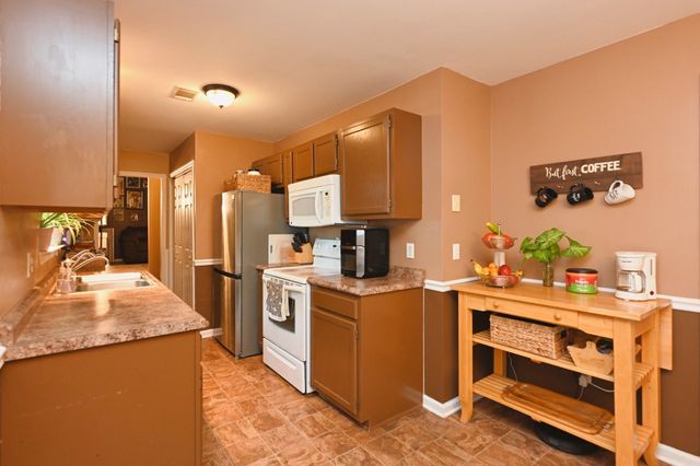 225 High Chaperal Dr, Goodlettsville, TN 37072