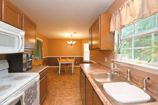 225 High Chaperal Dr, Goodlettsville, TN 37072