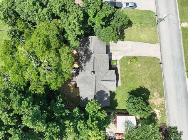 225 High Chaperal Dr, Goodlettsville, TN 37072