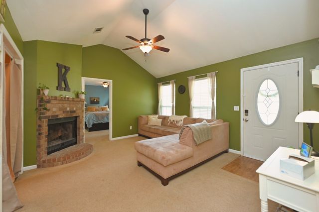 225 High Chaperal Dr, Goodlettsville, TN 37072
