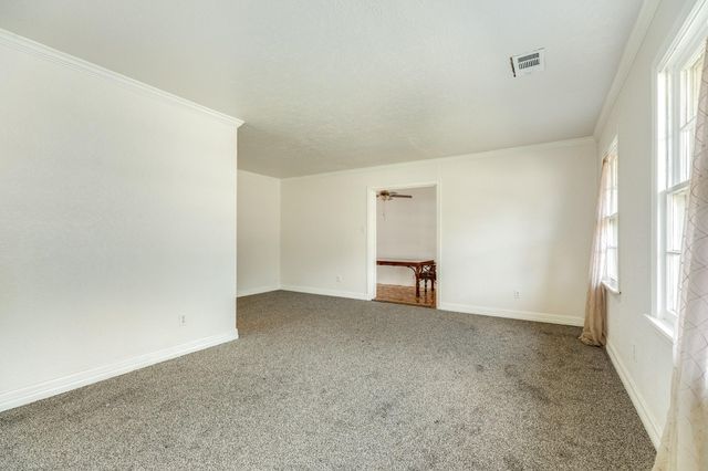 935 Magnolia Street, Lake Jackson, TX 77566