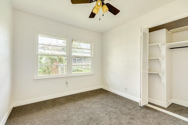 935 Magnolia Street, Lake Jackson, TX 77566