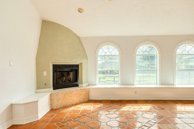 935 Magnolia Street, Lake Jackson, TX 77566