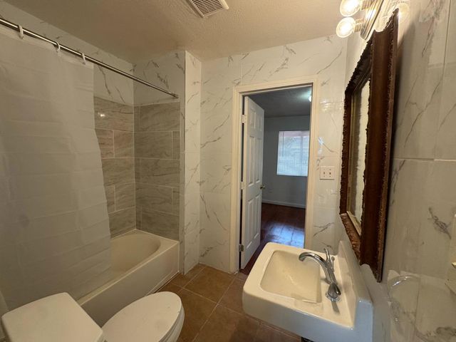 3824 14th Ave, Sacramento, CA 95820