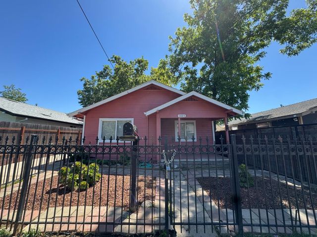 3824 14th Ave, Sacramento, CA 95820
