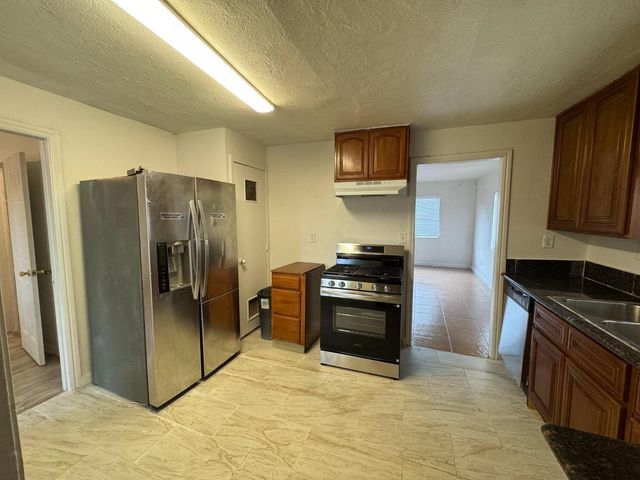 3824 14th Ave, Sacramento, CA 95820