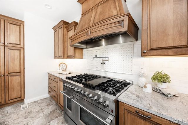 218 Woods Edge Drive, Shiloh, IL 62221