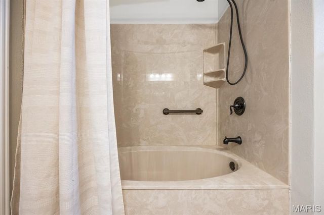 218 Woods Edge Drive, Shiloh, IL 62221