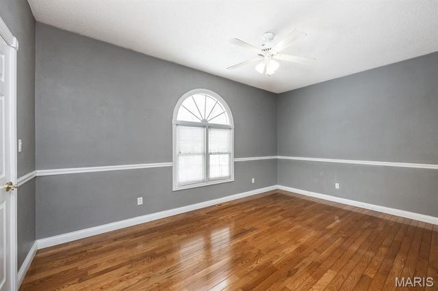 218 Woods Edge Drive, Shiloh, IL 62221