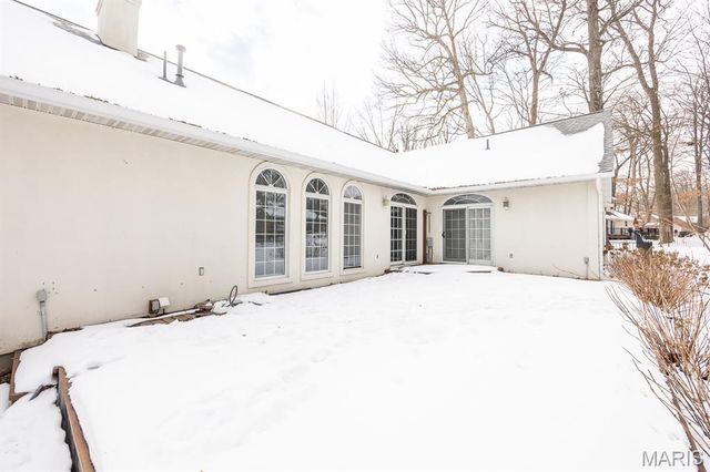 218 Woods Edge Drive, Shiloh, IL 62221