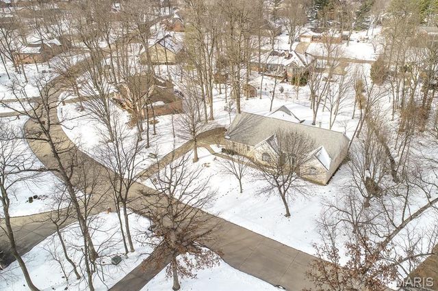 218 Woods Edge Drive, Shiloh, IL 62221