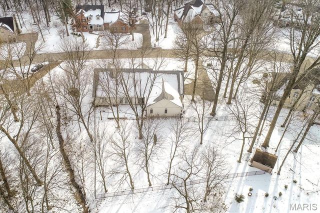 218 Woods Edge Drive, Shiloh, IL 62221