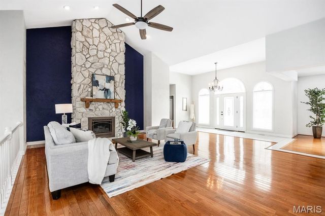 218 Woods Edge Drive, Shiloh, IL 62221