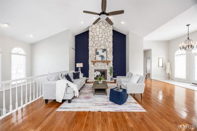 218 Woods Edge Drive, Shiloh, IL 62221