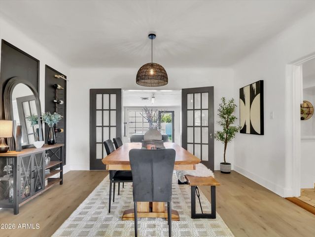 2204 E Whitton Avenue N, Phoenix, AZ 85016