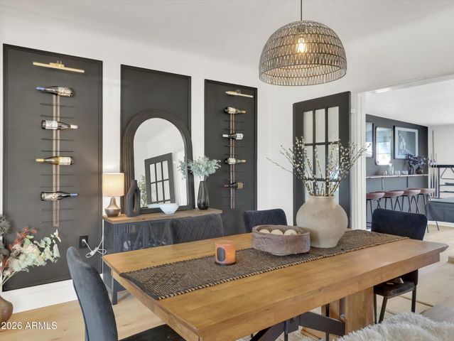 2204 E Whitton Avenue N, Phoenix, AZ 85016