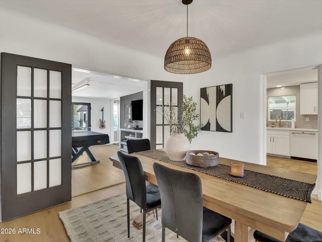 2204 E Whitton Avenue N, Phoenix, AZ 85016