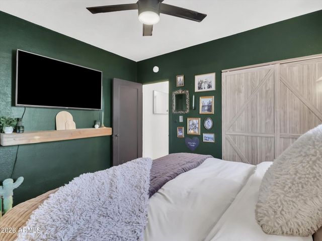 2204 E Whitton Avenue N, Phoenix, AZ 85016